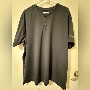 Columbia Landroamer Short Sleeve Henley Size: XL Color: Shark (Dark Grey).